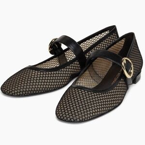 Stuart Weitzman

Arabella Mesh & Leather Mary Janes